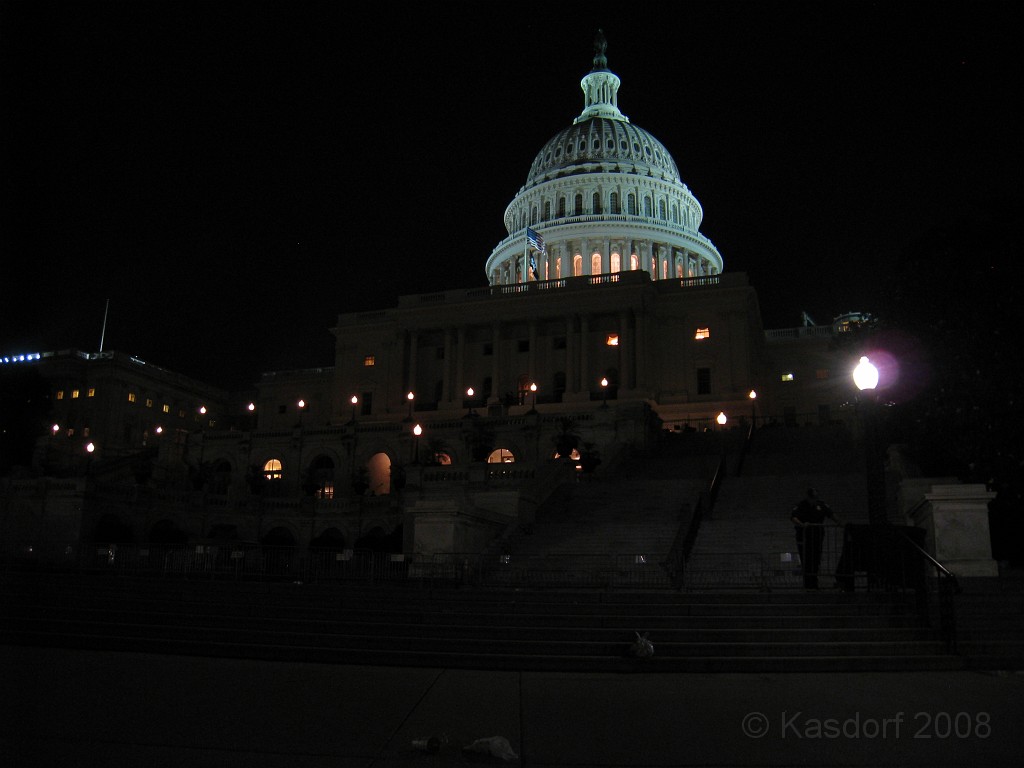 Wash DC 2009 5645.jpg - The sun is gone and only the lonely capitol dome shines, our Washington DC trip is done. Tomorrow we head home.